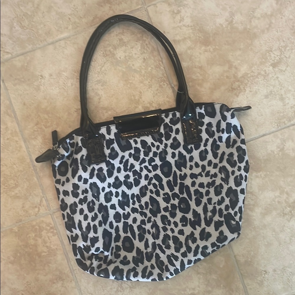 Black Leopard Print Tote Bag with‎ Structured Design - Picture 2 of 3
